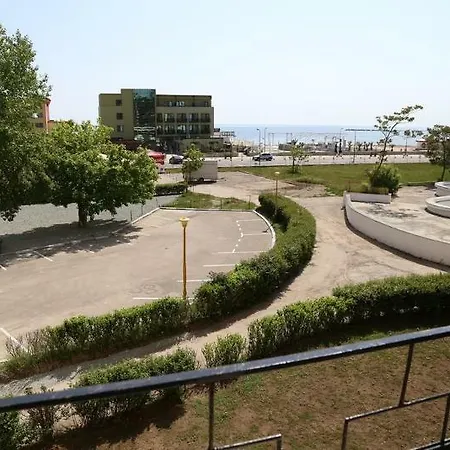 Astoria מלון מאמאיה